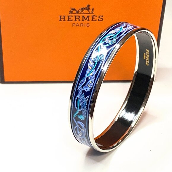 Hermes Enamel lavender Blue Yellow Sea Horse rare pattern PM bangle 7.5" GS244